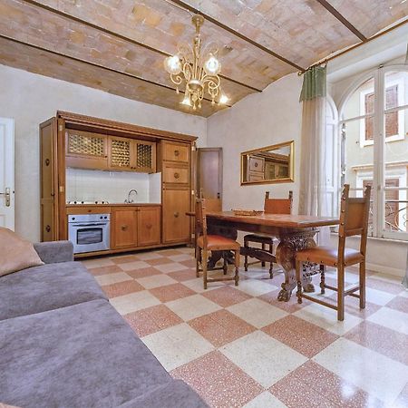Borgo Vittorio Apartment โรม ภายนอก รูปภาพ