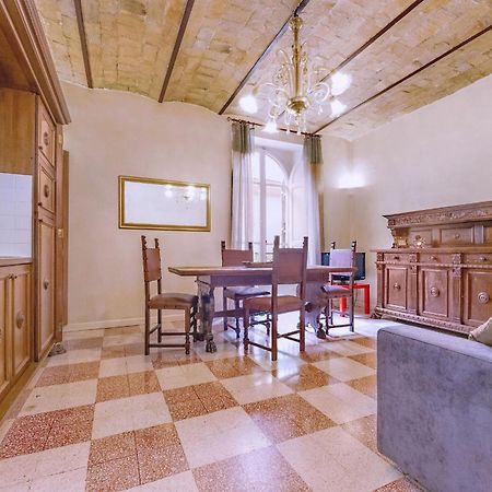 Borgo Vittorio Apartment โรม ภายนอก รูปภาพ