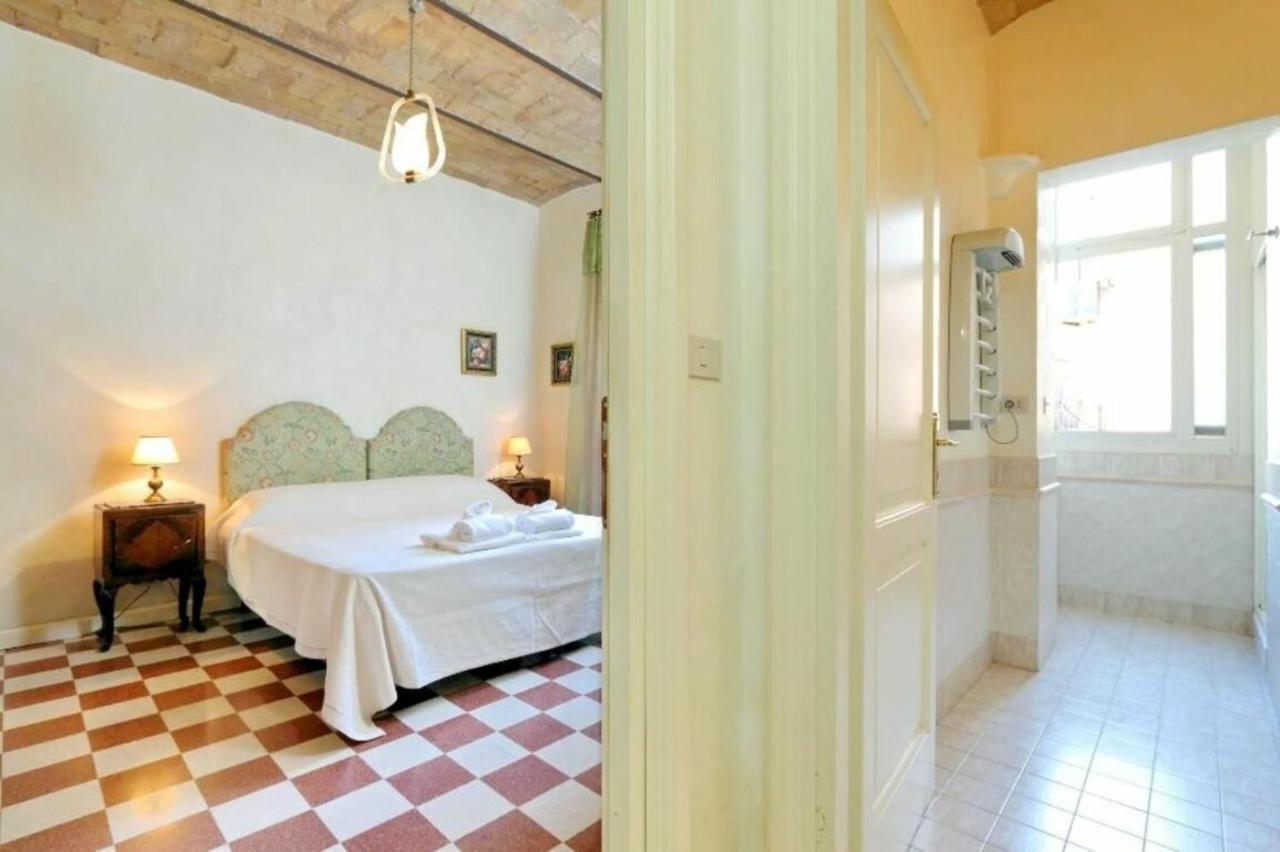 Borgo Vittorio Apartment โรม ภายนอก รูปภาพ