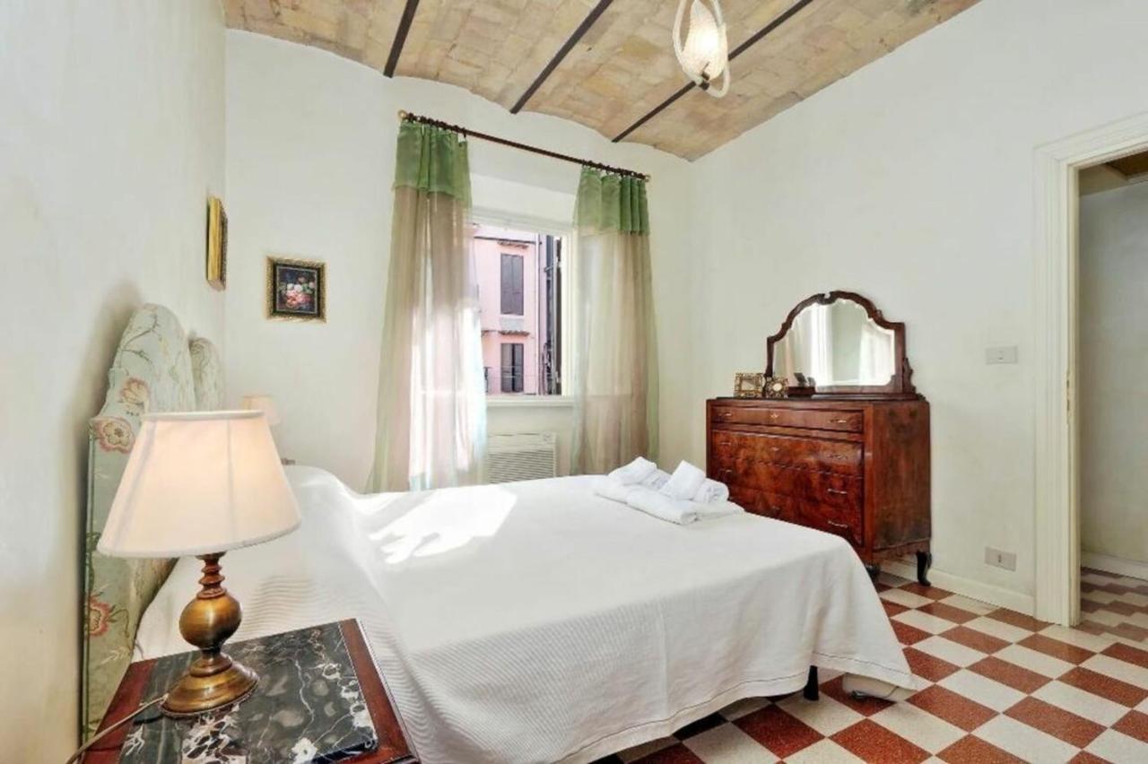 Borgo Vittorio Apartment โรม ภายนอก รูปภาพ